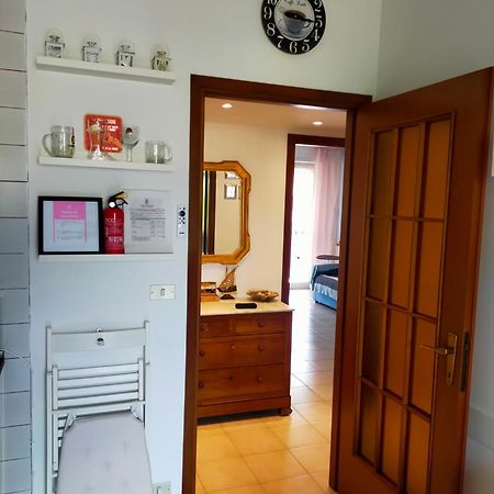 Appartamento Riviera Trilocale Wifi E Parcheggio Privato เวนติมิญา ภายนอก รูปภาพ