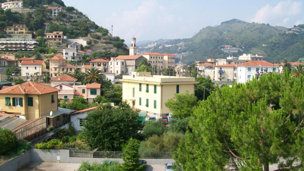 Appartamento Riviera Trilocale Wifi E Parcheggio Privato เวนติมิญา ภายนอก รูปภาพ