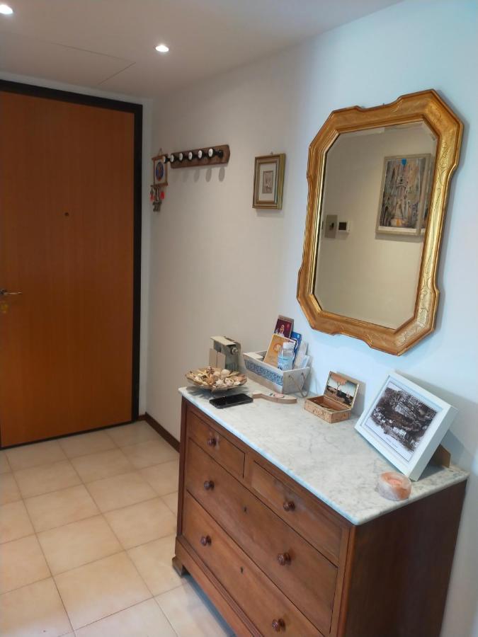 Appartamento Riviera Trilocale Wifi E Parcheggio Privato เวนติมิญา ภายนอก รูปภาพ