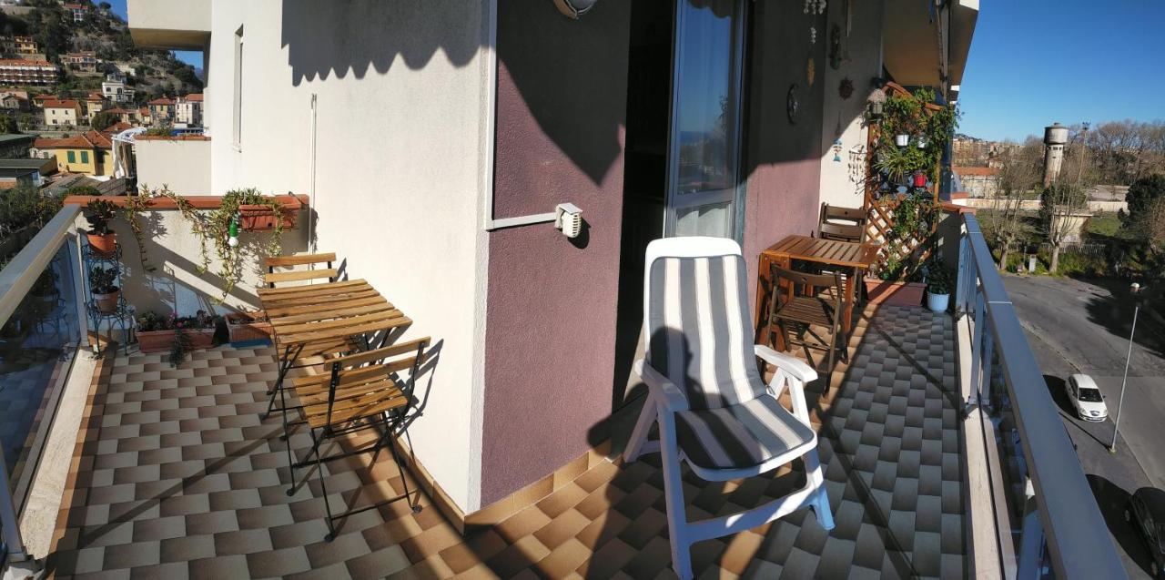 Appartamento Riviera Trilocale Wifi E Parcheggio Privato เวนติมิญา ภายนอก รูปภาพ
