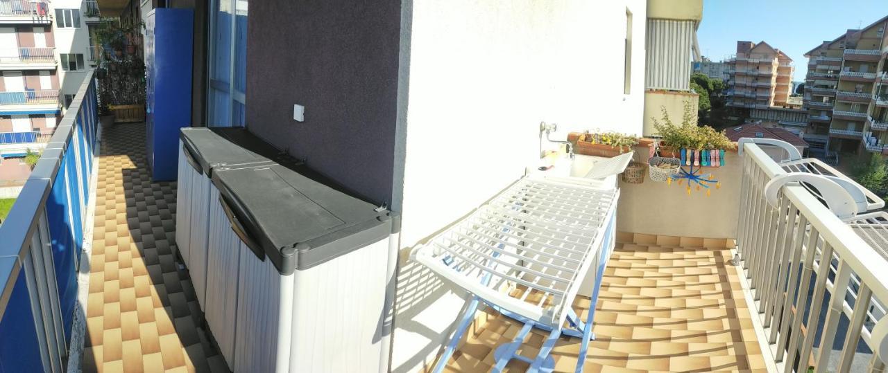 Appartamento Riviera Trilocale Wifi E Parcheggio Privato เวนติมิญา ภายนอก รูปภาพ